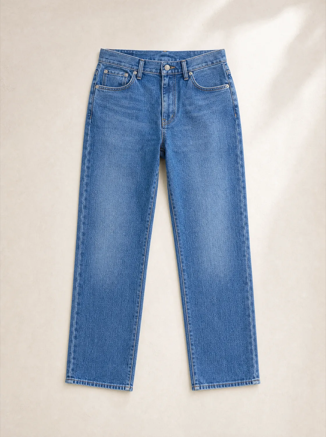 Mittelblaue Straight-Fit-Jeans